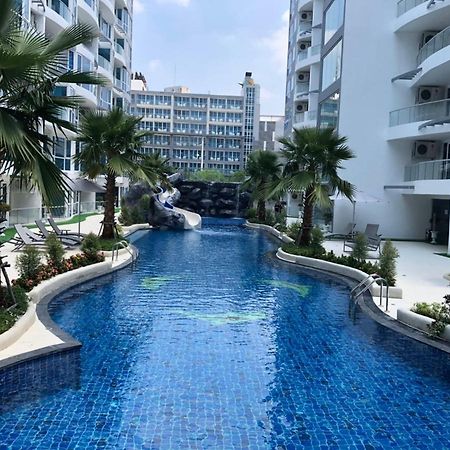 Luxury Business Suits In Grand Avenue By Pattaya City Estates Eksteriør bilde