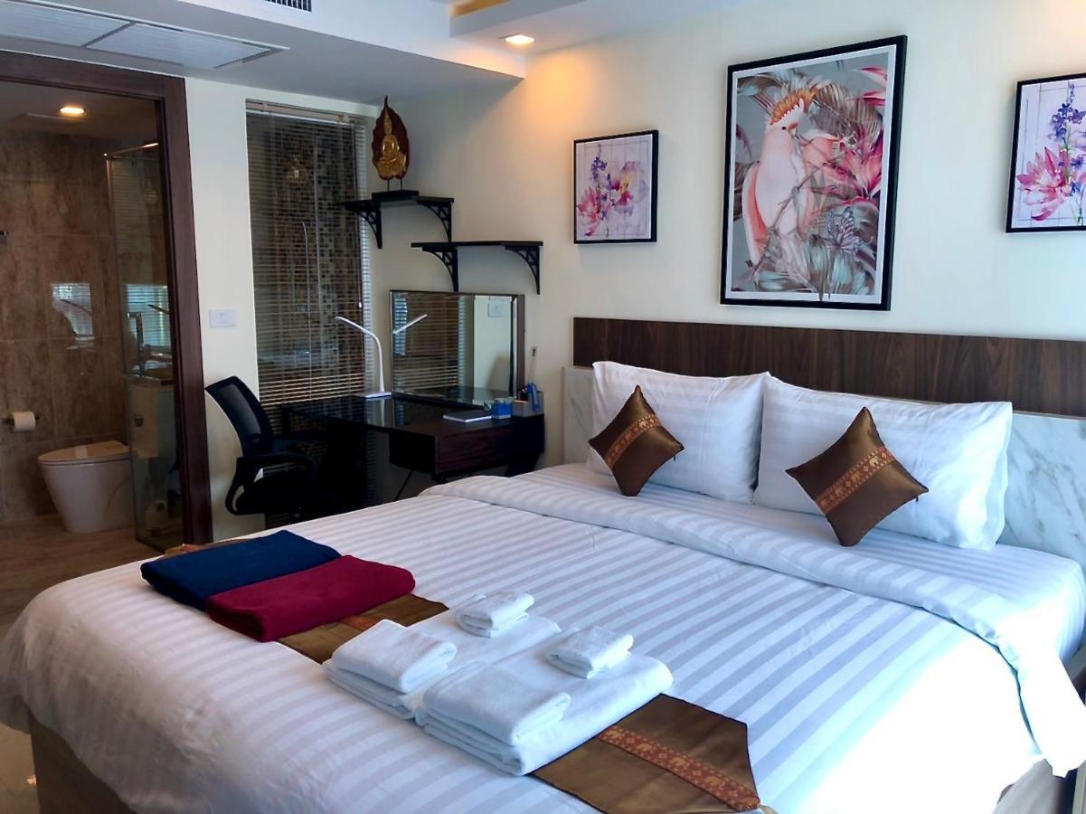 Luxury Business Suits In Grand Avenue By Pattaya City Estates Eksteriør bilde