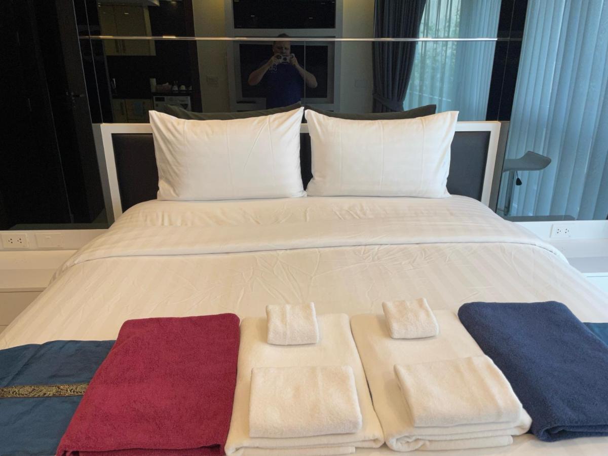 Luxury Business Suits In Grand Avenue By Pattaya City Estates Eksteriør bilde