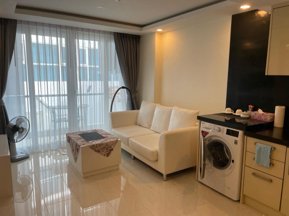 Luxury Business Suits In Grand Avenue By Pattaya City Estates Eksteriør bilde
