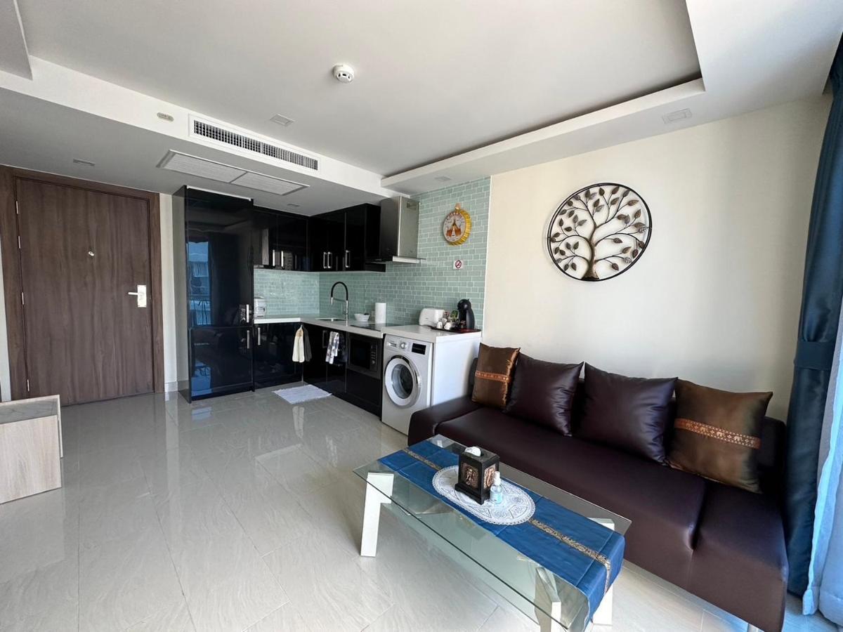 Luxury Business Suits In Grand Avenue By Pattaya City Estates Eksteriør bilde