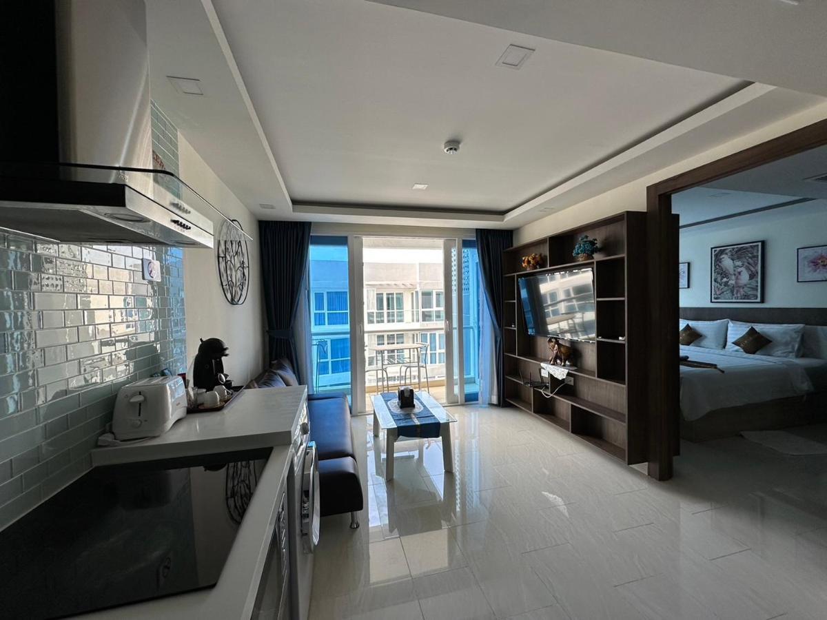 Luxury Business Suits In Grand Avenue By Pattaya City Estates Eksteriør bilde