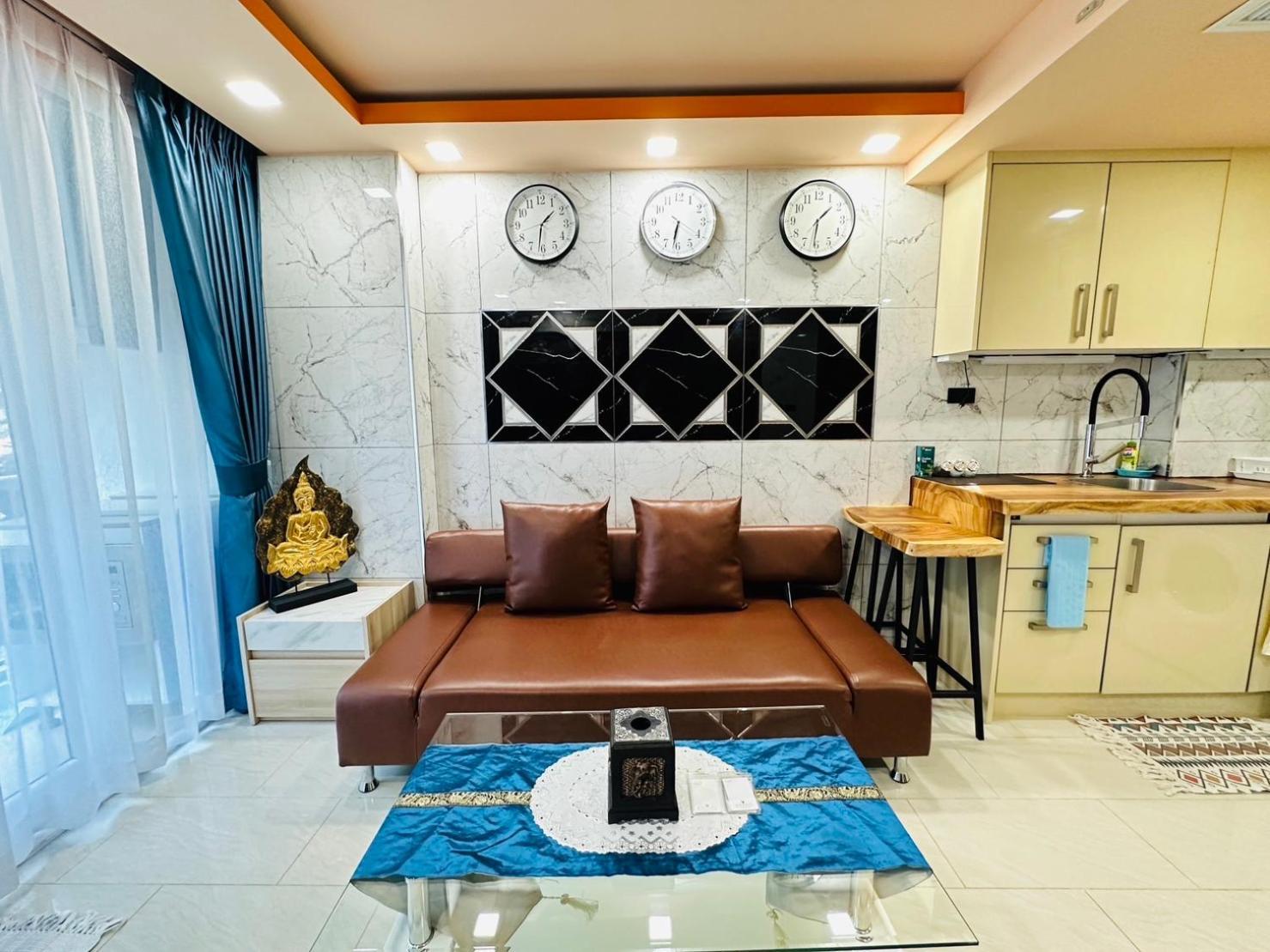 Luxury Business Suits In Grand Avenue By Pattaya City Estates Eksteriør bilde