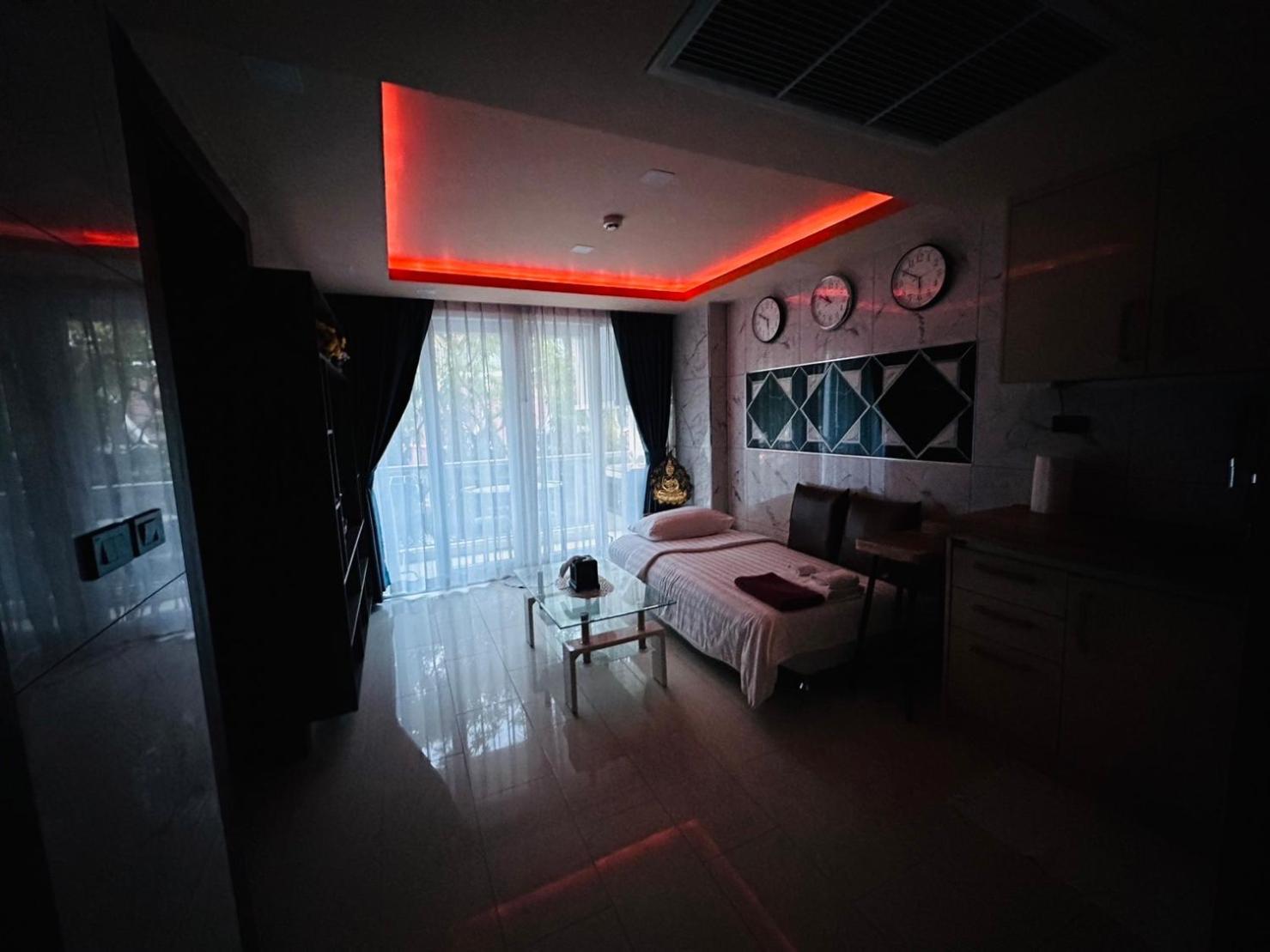 Luxury Business Suits In Grand Avenue By Pattaya City Estates Eksteriør bilde