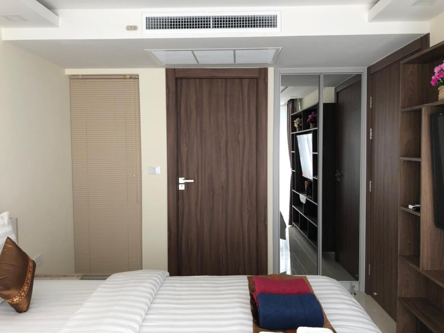 Luxury Business Suits In Grand Avenue By Pattaya City Estates Eksteriør bilde