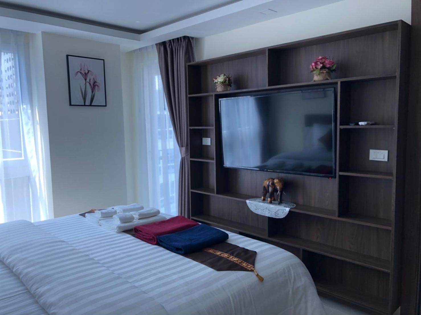 Luxury Business Suits In Grand Avenue By Pattaya City Estates Eksteriør bilde