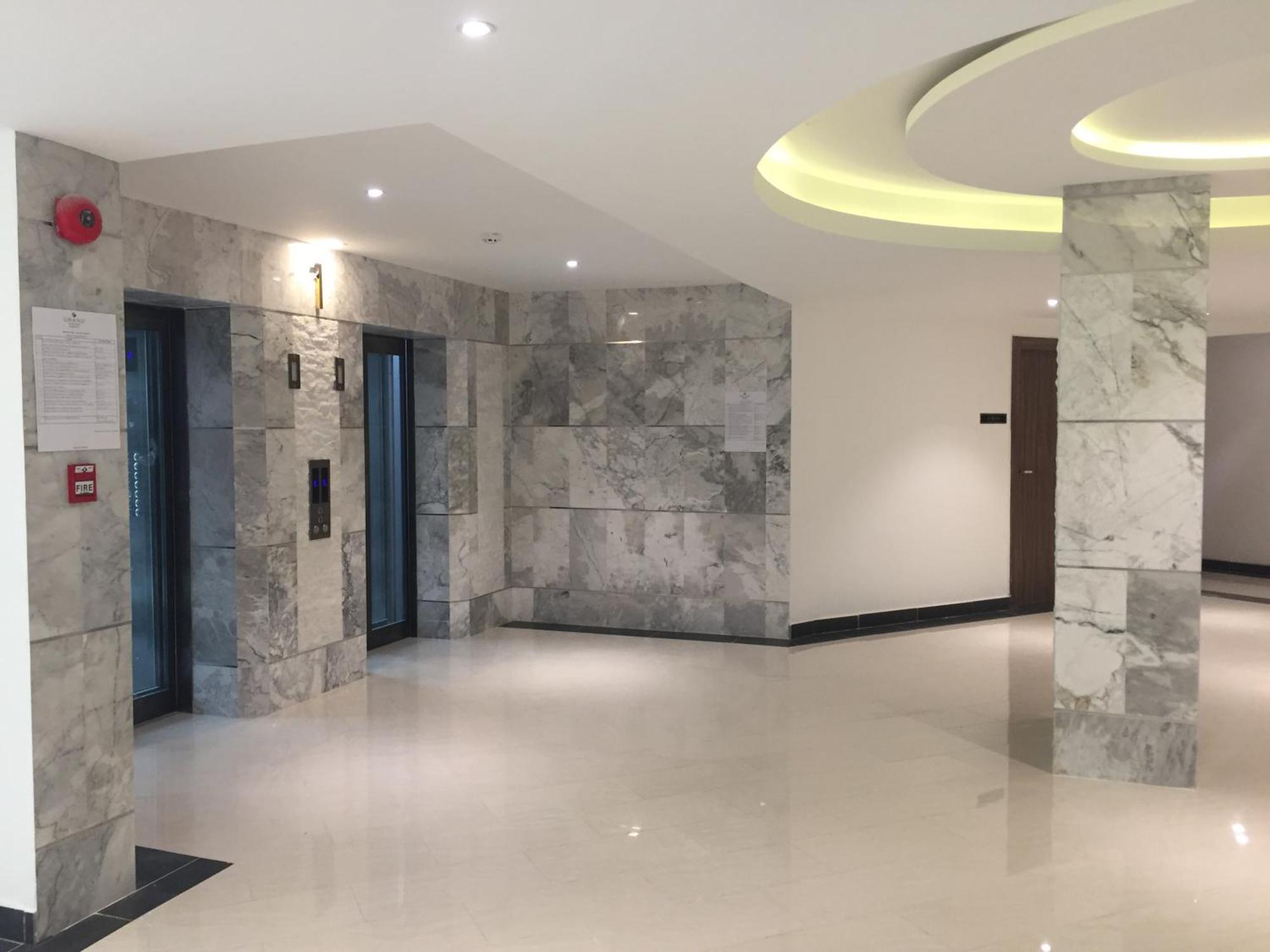 Luxury Business Suits In Grand Avenue By Pattaya City Estates Eksteriør bilde