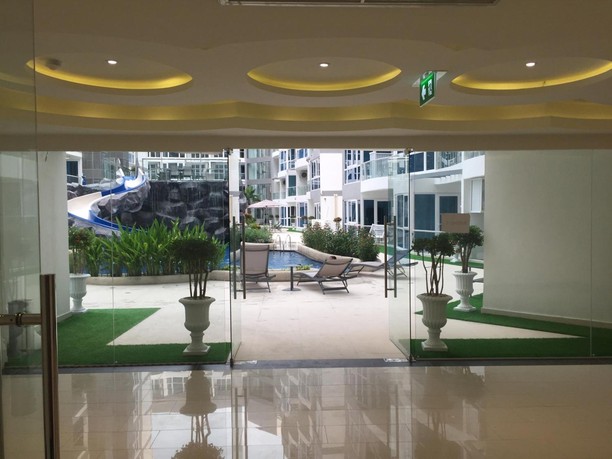Luxury Business Suits In Grand Avenue By Pattaya City Estates Eksteriør bilde