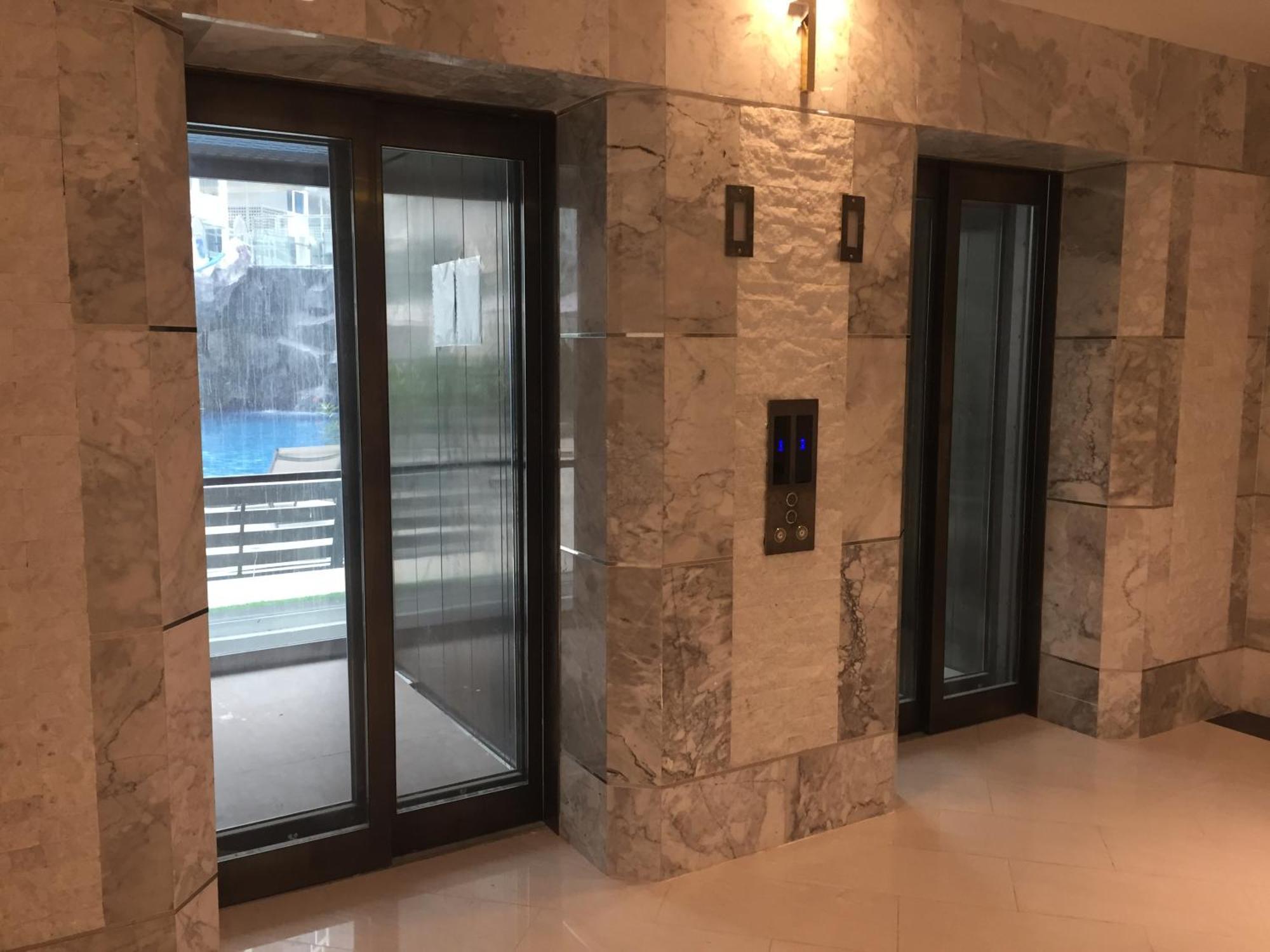Luxury Business Suits In Grand Avenue By Pattaya City Estates Eksteriør bilde
