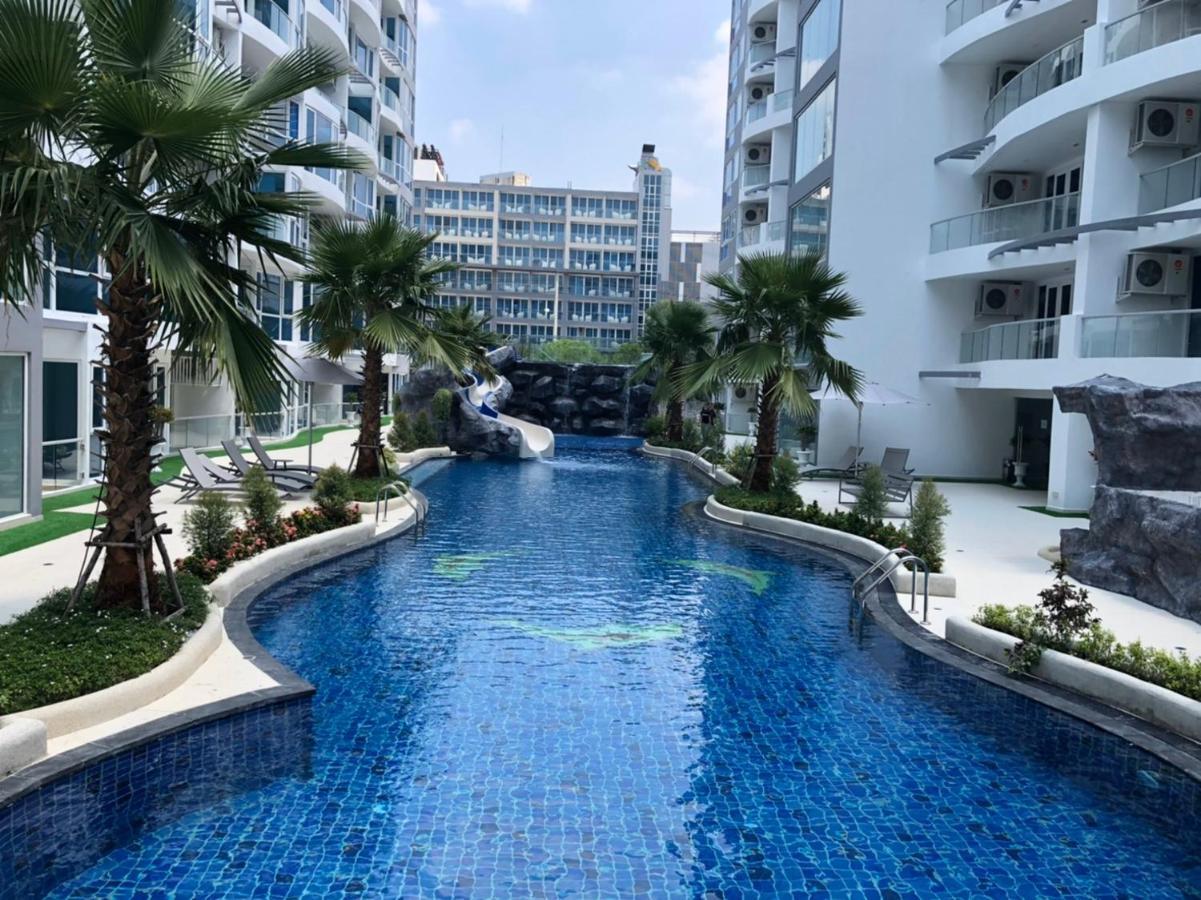 Luxury Business Suits In Grand Avenue By Pattaya City Estates Eksteriør bilde