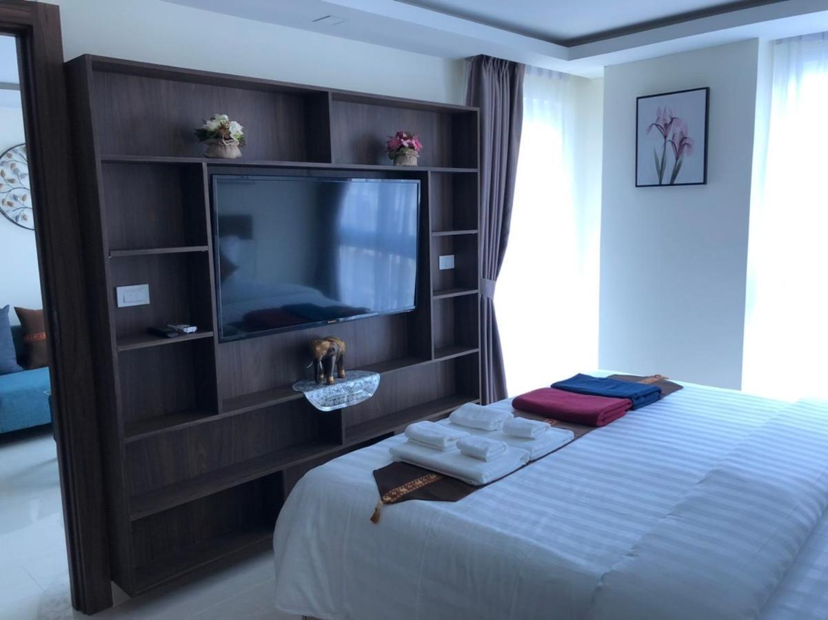 Luxury Business Suits In Grand Avenue By Pattaya City Estates Eksteriør bilde