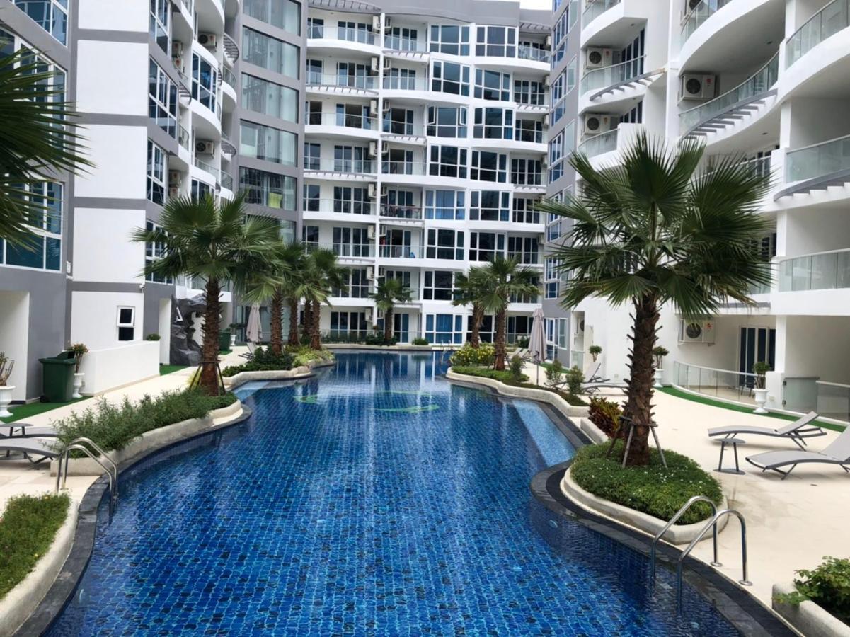 Luxury Business Suits In Grand Avenue By Pattaya City Estates Eksteriør bilde