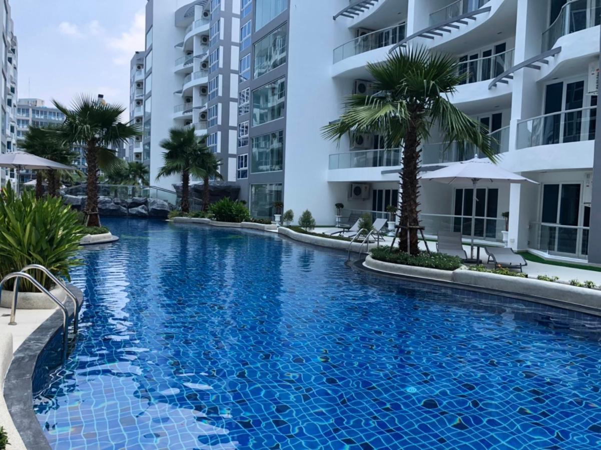 Luxury Business Suits In Grand Avenue By Pattaya City Estates Eksteriør bilde